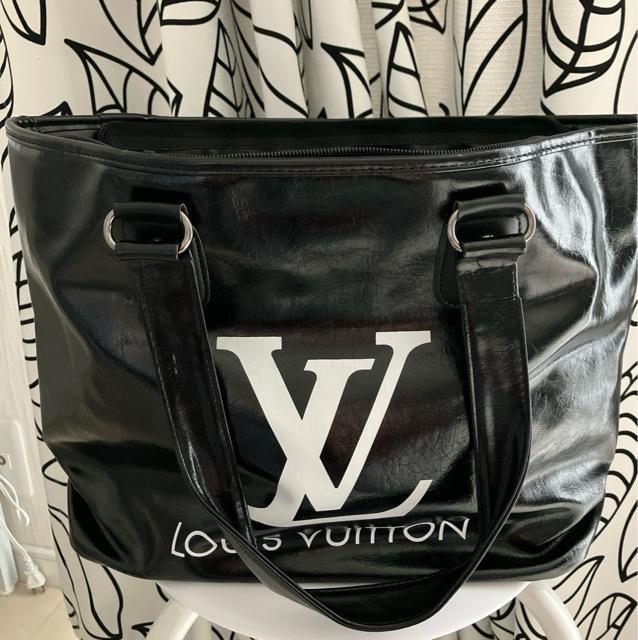 yVigpzLOUIS VITTON KmxeB g[gobO A4[ 