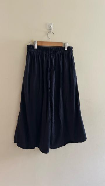 アースミュージックアンドエコロジー ピーチスキン フレアスカート 黒 ブラック ウエストゴム フリーサイズ < ブランド  アースミュージックアンドエコロジー ピーチスキン フレアスカート 黒 ブラック ウエストゴム フリーサイズ < ブランドの