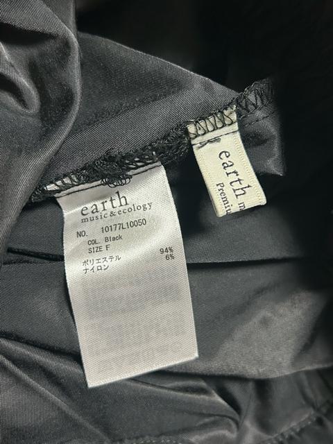 アースミュージックアンドエコロジー ピーチスキン フレアスカート 黒 ブラック ウエストゴム フリーサイズ < ブランド  アースミュージックアンドエコロジー ピーチスキン フレアスカート 黒 ブラック ウエストゴム フリーサイズ < ブランドの