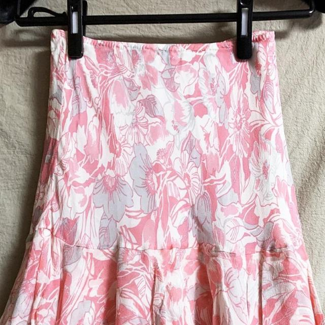 新品 an’geアンジェ シルク 絹 フラワー花柄 フレアスカート ピンク 1 < 女性ファッション 新品 an’geアンジェ シルク 絹 フラワー花柄 フレアスカート ピンク 1 < 女性ファッションの