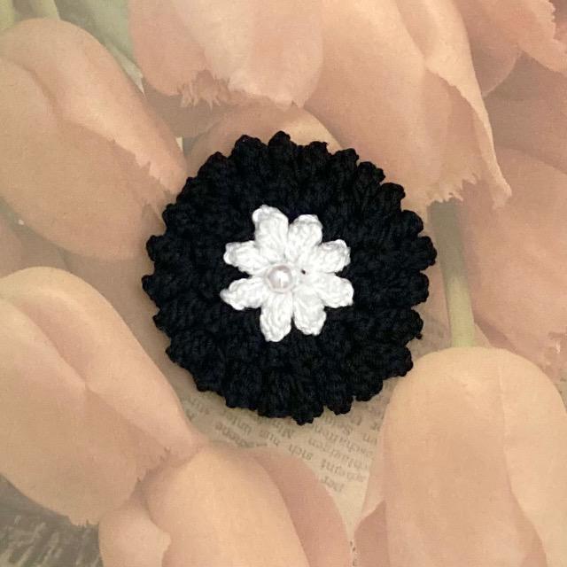 ハンドメイド♪レース編みダリア風お花モチーフのブローチ < 女性ファッション  ハンドメイド♪レース編みダリア風お花モチーフのブローチ  < 女性ファッションの