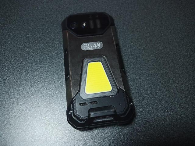 Unihertz 8849 Tank Mini WN  Ɠd/AV 