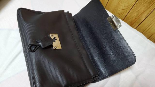 正規良 ブルガリ ミレリゲ ロゴ金具 ビジネスバッグ黒 ブリーフ 書類鞄 鍵 L パソコン収納可能○メンズ クラシックハイエンド < ブランド  正規良 ブルガリ ミレリゲ ロゴ金具 ビジネスバッグ黒 ブリーフ 書類鞄 鍵 L パソコン収納可能○メンズ クラシックハイエンド < ブランドの