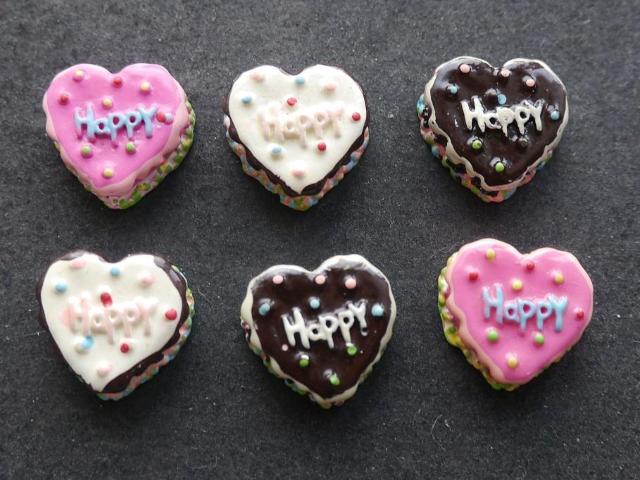 プラパーツ 手芸・アクセサリーパーツ ハッピーハートケーキ パーツ 6個セット < 香水/コスメ/ネイル プラパーツ 手芸・アクセサリーパーツ ハッピーハートケーキ パーツ 6個セット < 香水/コスメ/ネイルの