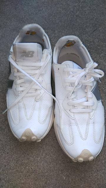 ニューバランス NB The インテリジェント チョイス 327  23.5cm 難あり 格安にて < 女性ファッション  ニューバランス NB The インテリジェント チョイス 327  23.5cm 難あり 格安にて  < 女性ファッションの