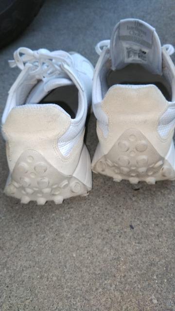 ニューバランス NB The インテリジェント チョイス 327  23.5cm 難あり 格安にて < 女性ファッション  ニューバランス NB The インテリジェント チョイス 327  23.5cm 難あり 格安にて < 女性ファッションの