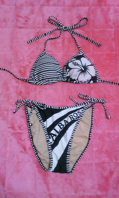 ALBA ROSA アルバ 一番人気 三角ビキニ水着 ブラック ホワイト ロゴ 美品 < ブランド  ALBA ROSA アルバ 一番人気 三角ビキニ水着 ブラック ホワイト ロゴ 美品  < ブランドの
