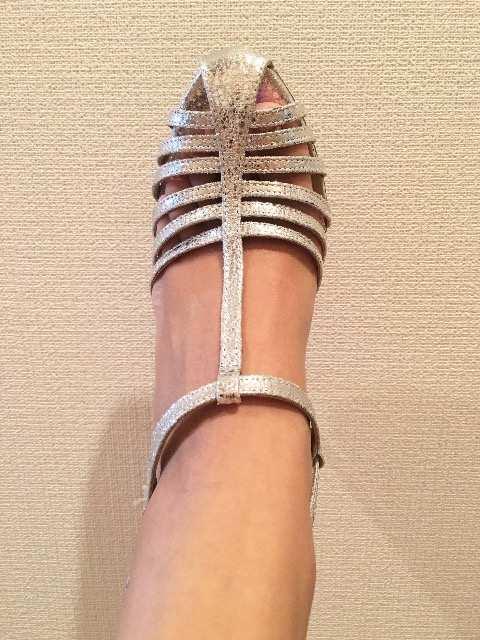 ZARAメタリックシルバーグラディエーターTストラップサンダル < ブランド ZARAメタリックシルバーグラディエーターTストラップサンダル < ブランドの