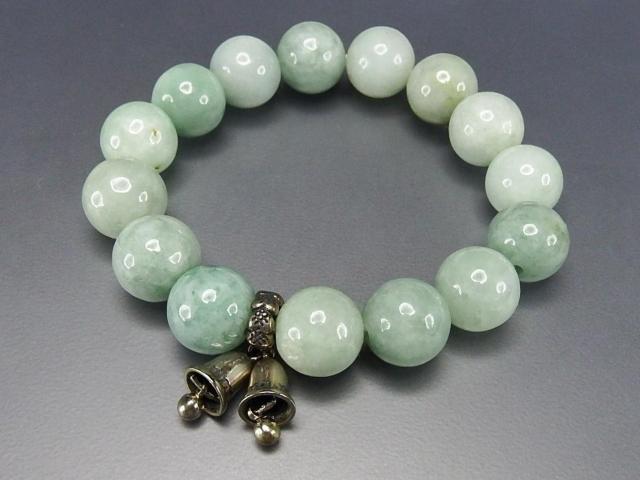 色合い良好ひすい13mm本翡翠銀鈴シルバー天然石ブレスレット魔法の石 < 女性アクセサリー/時計  色合い良好ひすい13mm本翡翠銀鈴シルバー天然石ブレスレット魔法の石 < 女性アクセサリー/時計の