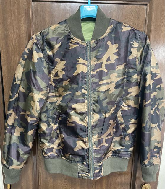 美品 【grn】MA-1 ナイロンツイル リバーシブル MA-1ジャケット 薄手タイプ ジーアールエヌ カモフラージュ Mサイズ < 男性ファッション 美品 【grn】MA-1 ナイロンツイル リバーシブル MA-1ジャケット 薄手タイプ ジーアールエヌ カモフラージュ Mサイズ < 男性ファッションの