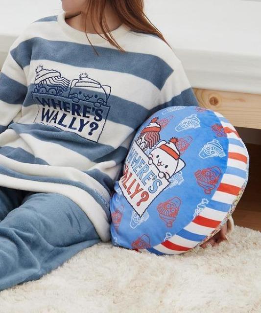 ウォーリーをさがせ!×べるーにゃラウンドもっちりクッション ブルー WHERE’S WALLY? モリリン株式会社 < インテリア/ライフ ウォーリーをさがせ!×べるーにゃラウンドもっちりクッション ブルー WHERE’S WALLY? モリリン株式会社 < インテリア/ライフの
