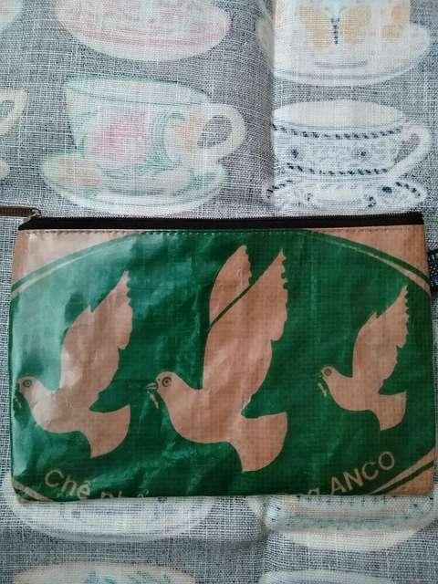 飼料袋で作られたポーチ ベトナム 鳥 < 女性ファッション  飼料袋で作られたポーチ ベトナム 鳥 < 女性ファッションの