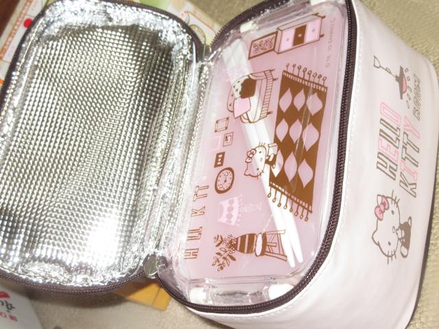 未使用☆ハローキティ*保冷バッグ付ランチボックス*弁当箱 < インテリア/ライフ  未使用☆ハローキティ*保冷バッグ付ランチボックス*弁当箱 < インテリア/ライフの