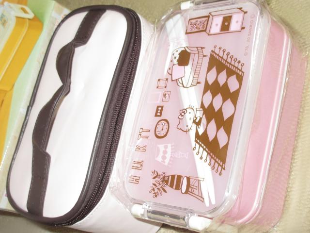 未使用☆ハローキティ*保冷バッグ付ランチボックス*弁当箱 < インテリア/ライフ  未使用☆ハローキティ*保冷バッグ付ランチボックス*弁当箱 < インテリア/ライフの