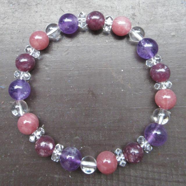 アメジストxレピドライトx赤水晶ブレスレット 天然石 < 女性アクセサリー/時計 アメジストxレピドライトx赤水晶ブレスレット 天然石 < 女性アクセサリー/時計の