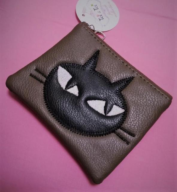 小銭入れ★ネコ★茶★ミニポーチ★宅急便のネコみたいで可愛い♪ < 女性ファッション  小銭入れ★ネコ★茶★ミニポーチ★宅急便のネコみたいで可愛い♪ < 女性ファッションの