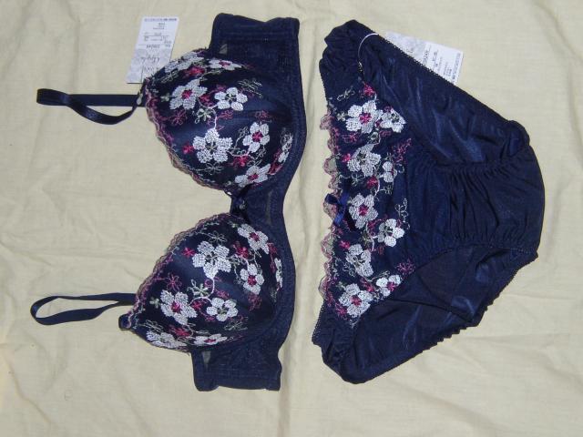 花柄使いD70Mワイヤー入り < 女性ファッション  花柄使いD70Mワイヤー入り  < 女性ファッションの
