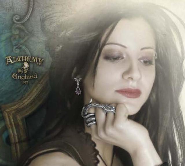 ALCHEMY GOTHIC:モーティシア・スタッド・イヤリングMorticia < 女性アクセサリー/時計  ALCHEMY GOTHIC:モーティシア・スタッド・イヤリングMorticia < 女性アクセサリー/時計の