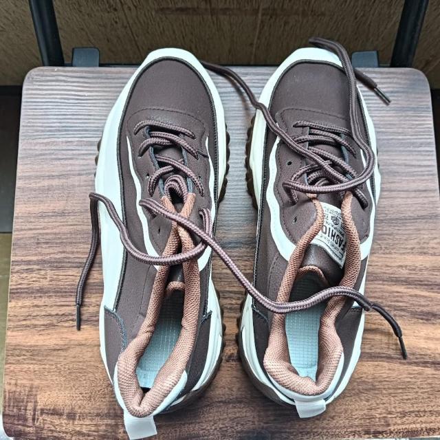 新品 23.5cm レディース ブラウン シューズ 靴 カジュアル 厚底 < 女性ファッション  新品 23.5cm レディース ブラウン シューズ 靴 カジュアル 厚底 < 女性ファッションの