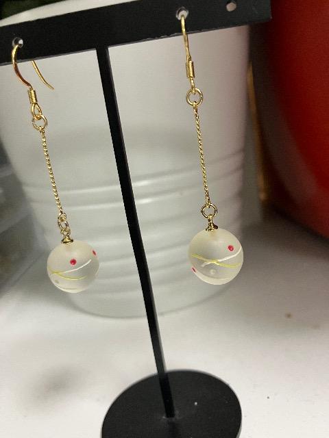 ハンドメイド ヨーヨーチャームを使用したピアス < 女性ファッション  ハンドメイド ヨーヨーチャームを使用したピアス < 女性ファッションの