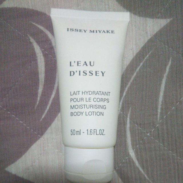 ISSEY MIYAKE ロードゥ イッセイ モイスチャライジング ボディローション 50ml イッセイミヤケパフューム < 香水/コスメ/ネイル ISSEY MIYAKE ロードゥ イッセイ モイスチャライジング ボディローション 50ml イッセイミヤケパフューム < 香水/コスメ/ネイルの