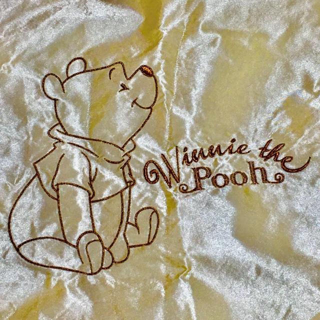ディズニー・プーさんロゴ刺繍素材切替フリルクッションカバー < アニメ/コミック/キャラクター  ディズニー・プーさんロゴ刺繍素材切替フリルクッションカバー < アニメ/コミック/キャラクターの