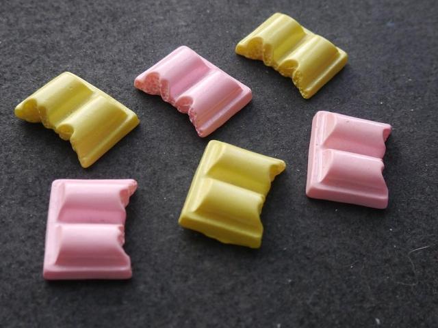 プラパーツ 手芸・アクセサリーパーツ かじりかけチョコレート パーツ 6個セット デコパーツ < 香水/コスメ/ネイル プラパーツ 手芸・アクセサリーパーツ かじりかけチョコレート パーツ 6個セット デコパーツ < 香水/コスメ/ネイルの