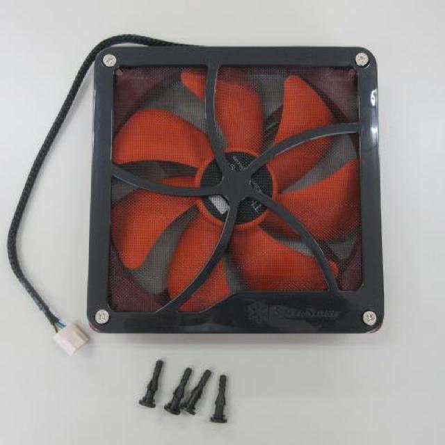 SILVER STONE Thermalright 140mmpXNEFAt@ DC BRESHLE  PC{/Ӌ@ 