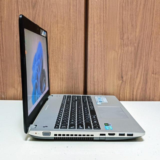 ASUS Corei7 ������16GB SSD512GB �O���t�B�b�N�{�[�h���� Web�J���� �u���[���C Windows11 �� PC�{��/���Ӌ@��� 