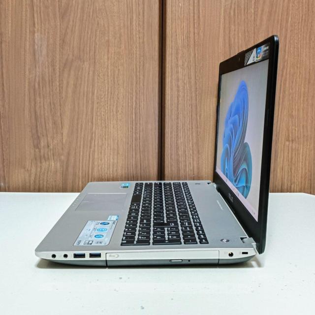 ASUS Corei7 ������16GB SSD512GB �O���t�B�b�N�{�[�h���� Web�J���� �u���[���C Windows11 �� PC�{��/���Ӌ@��� 