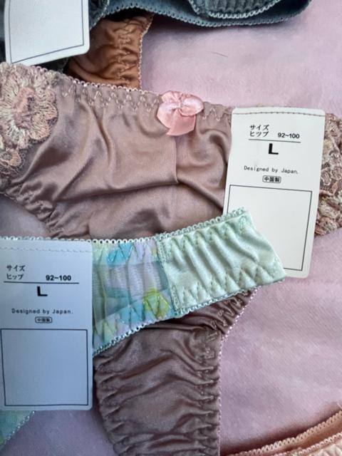 Lサイズ!5枚セット!光沢ツルツル素材!シフォン使いあり!色とりどり!エレガント!Tバックショーツ!No.光 < 女性ファッション Lサイズ!5枚セット!光沢ツルツル素材!シフォン使いあり!色とりどり!エレガント!Tバックショーツ!No.光 < 女性ファッションの