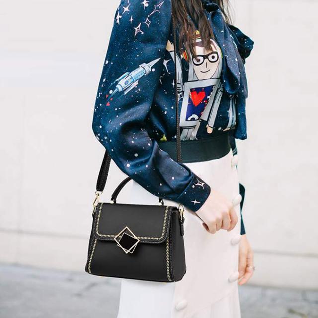 送料無料 新品 ショルダーバッグ レディース 斜め掛け バイカラー ハンドバッグ おしゃれ < 女性ファッション  送料無料 新品 ショルダーバッグ レディース 斜め掛け バイカラー ハンドバッグ おしゃれ < 女性ファッションの