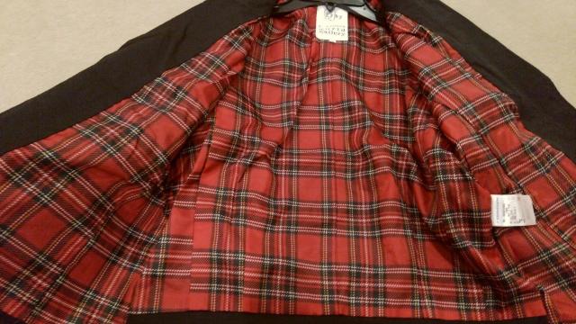 黒 ジャケットジャンパー 内側赤チェック柄 Sサイズ < 女性ファッション  黒 ジャケットジャンパー 内側赤チェック柄 Sサイズ < 女性ファッションの