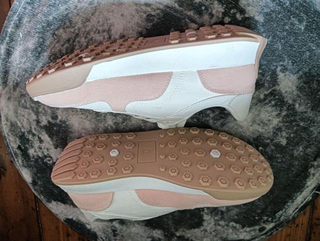 新品 25cm レディース スニーカー ホワイト シューズ 靴 ローカット < 女性ファッション  新品 25cm レディース スニーカー ホワイト シューズ 靴 ローカット < 女性ファッションの