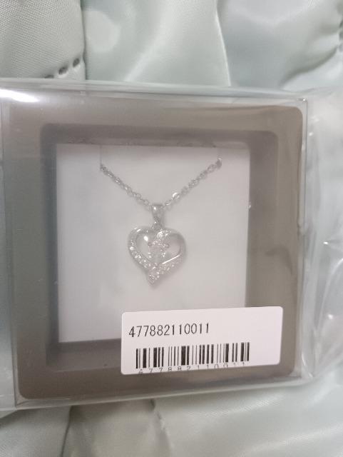 ジュエリーペンダントディスプレイフレーム入り未開封品、大きめハート < 女性アクセサリー/時計  ジュエリーペンダントディスプレイフレーム入り未開封品、大きめハート  < 女性アクセサリー/時計の