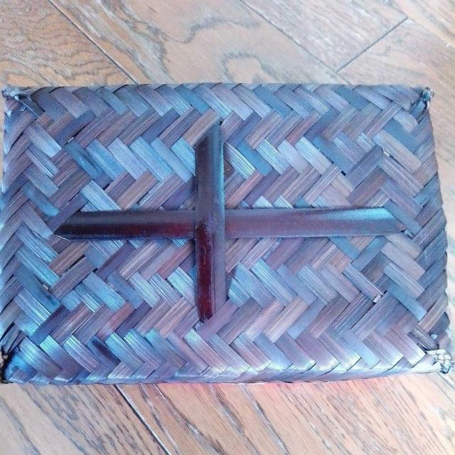 浴衣 籠バッグ 美品 18.5×13×17 和柄 赤 < 女性ファッション  浴衣 籠バッグ 美品 18.5×13×17 和柄 赤 < 女性ファッションの