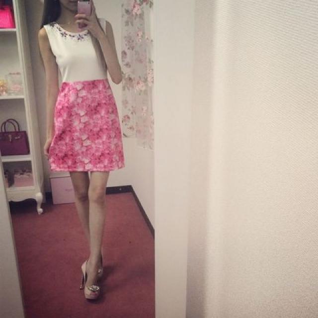 EmiriaWiz☆大人気即完売☆クラシカルローズ柄ビジューワンピ☆S☆新品タグ付 < ブランド EmiriaWiz☆大人気即完売☆クラシカルローズ柄ビジューワンピ☆S☆新品タグ付 < ブランドの