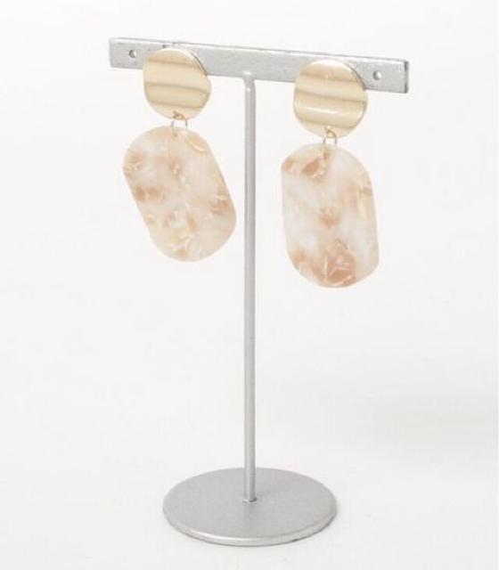 プレートピアス●ベージュ【新品未使用】one the day●ラウンドピアス < 女性アクセサリー/時計 プレートピアス●ベージュ【新品未使用】one the day●ラウンドピアス < 女性アクセサリー/時計の