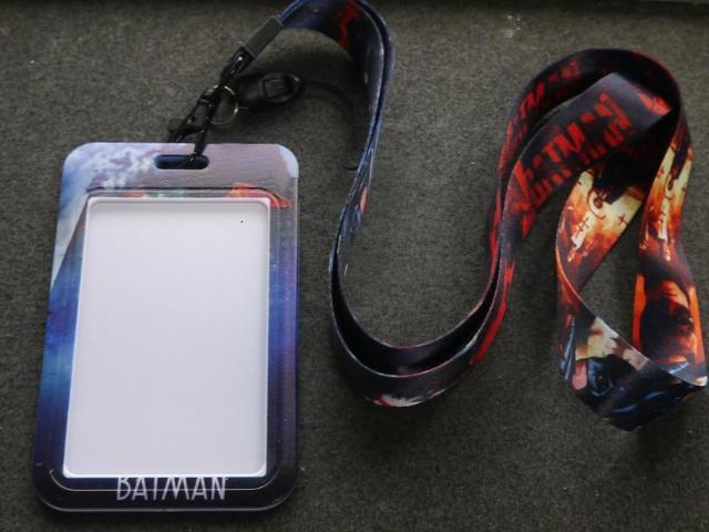 新品 バットマン Batman IDカードホルダーケース付ネックストラップ < 男性ファッション  新品 バットマン Batman IDカードホルダーケース付ネックストラップ < 男性ファッションの