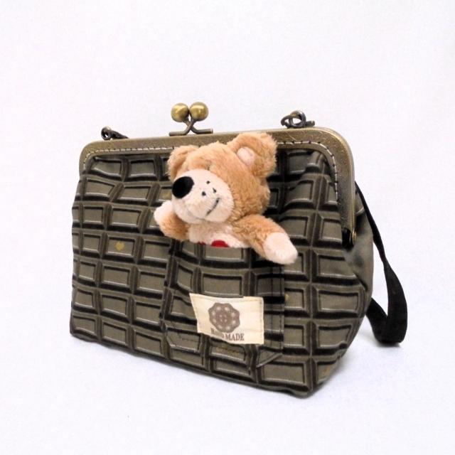 【クラッチ・アクセサリーチェーン付】◆とろけるチョコレート【ビター】◆がまぐちショルダーバッグ < 女性ファッション 【クラッチ・アクセサリーチェーン付】◆とろけるチョコレート【ビター】◆がまぐちショルダーバッグ < 女性ファッションの