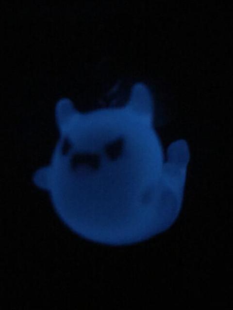 暗闇で光る!かわいいオバケのキーホルダー B 蓄光 夜光 お化け キャラクター雑貨 キーリング バッグアクセサリー < 女性ファッション  暗闇で光る!かわいいオバケのキーホルダー B 蓄光 夜光 お化け キャラクター雑貨 キーリング バッグアクセサリー < 女性ファッションの