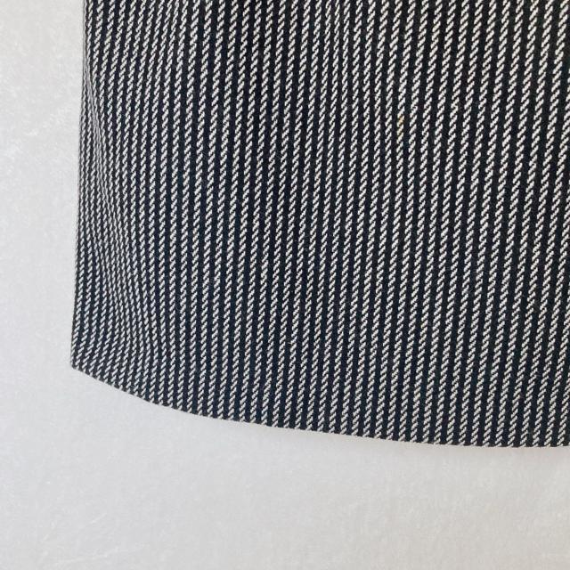 ウール混 ストライプ ひざ丈 ペンシル タイトスカート L 金ボタン チェーン付 モノトーン N2m < 女性ファッション ウール混 ストライプ ひざ丈 ペンシル タイトスカート L 金ボタン チェーン付 モノトーン N2m < 女性ファッションの