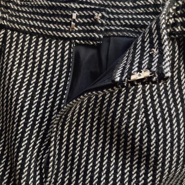 ウール混 ストライプ ひざ丈 ペンシル タイトスカート L 金ボタン チェーン付 モノトーン N2m < 女性ファッション ウール混 ストライプ ひざ丈 ペンシル タイトスカート L 金ボタン チェーン付 モノトーン N2m < 女性ファッションの