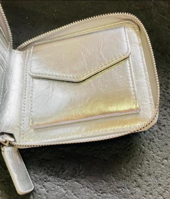 【新品】 【韓国現地購入】 【正規品】 fennec フェネック 財布 ファスナー チャック シルバー < 女性ファッション 【新品】 【韓国現地購入】 【正規品】 fennec フェネック 財布 ファスナー チャック シルバー < 女性ファッションの