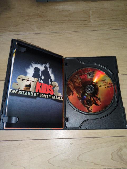 DVD●スパイキッズ2〜失われた夢の島 2枚組●ロバート・ロドリゲス/アントニオ・バンデラス カーラ・グギノ < CD/DVD/ビデオ DVD●スパイキッズ2〜失われた夢の島 2枚組●ロバート・ロドリゲス/アントニオ・バンデラス カーラ・グギノ < CD/DVD/ビデオの