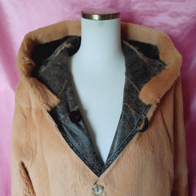 2way便利リバーシブル茶色本革レザー×ベージュ毛皮リアルラビットファー滑らか暖か柔らか薄手軽量フード付きお洒落可愛いロングコート < 女性ファッション 2way便利リバーシブル茶色本革レザー×ベージュ毛皮リアルラビットファー滑らか暖か柔らか薄手軽量フード付きお洒落可愛いロングコート < 女性ファッションの