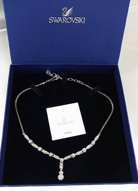 ���K�i�E���iSWAROVSKI �X�����t�X�L�[ �N���X�^�� �l�b�N���X ���t�� �� �u�����h�� 