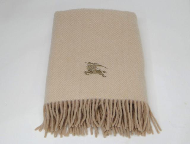 バーバリーロンドン ウール ヘリンボーン柄 ブランケット ベージュ系【送料無料】 < ブランド バーバリーロンドン ウール ヘリンボーン柄 ブランケット ベージュ系【送料無料】 < ブランドの