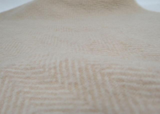 バーバリーロンドン ウール ヘリンボーン柄 ブランケット ベージュ系【送料無料】 < ブランド バーバリーロンドン ウール ヘリンボーン柄 ブランケット ベージュ系【送料無料】 < ブランドの