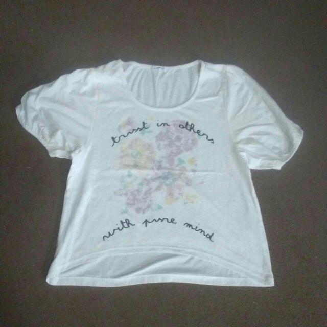 Doublefoucus Mサイズ 美品 袖がたっぷり前短いデザイン < 女性ファッション  Doublefoucus Mサイズ 美品 袖がたっぷり前短いデザイン  < 女性ファッションの